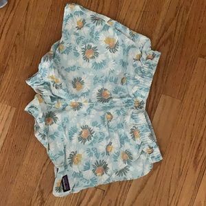 Patagonia women’s baggies size XS in great condition